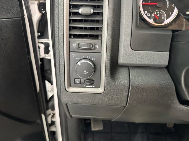 Used 2018 RAM 1500 Express AWD/4WD image 33