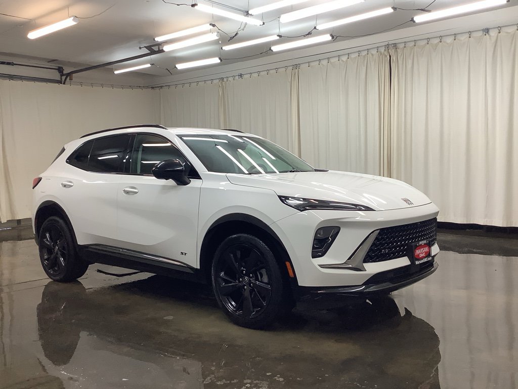 Used 2025 Buick Envision Sport Touring image 4