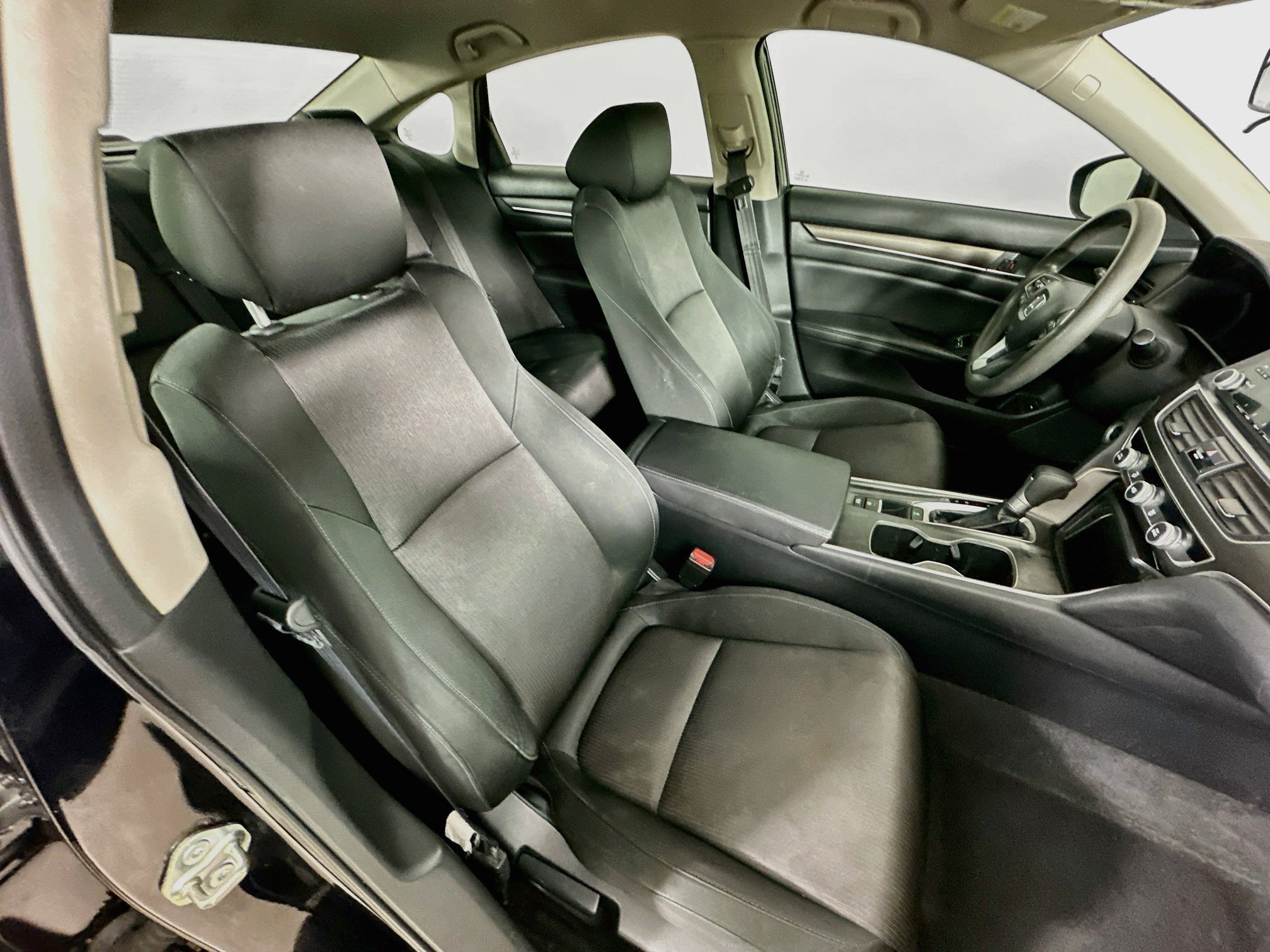 Used 2020 Honda Accord LX image 29