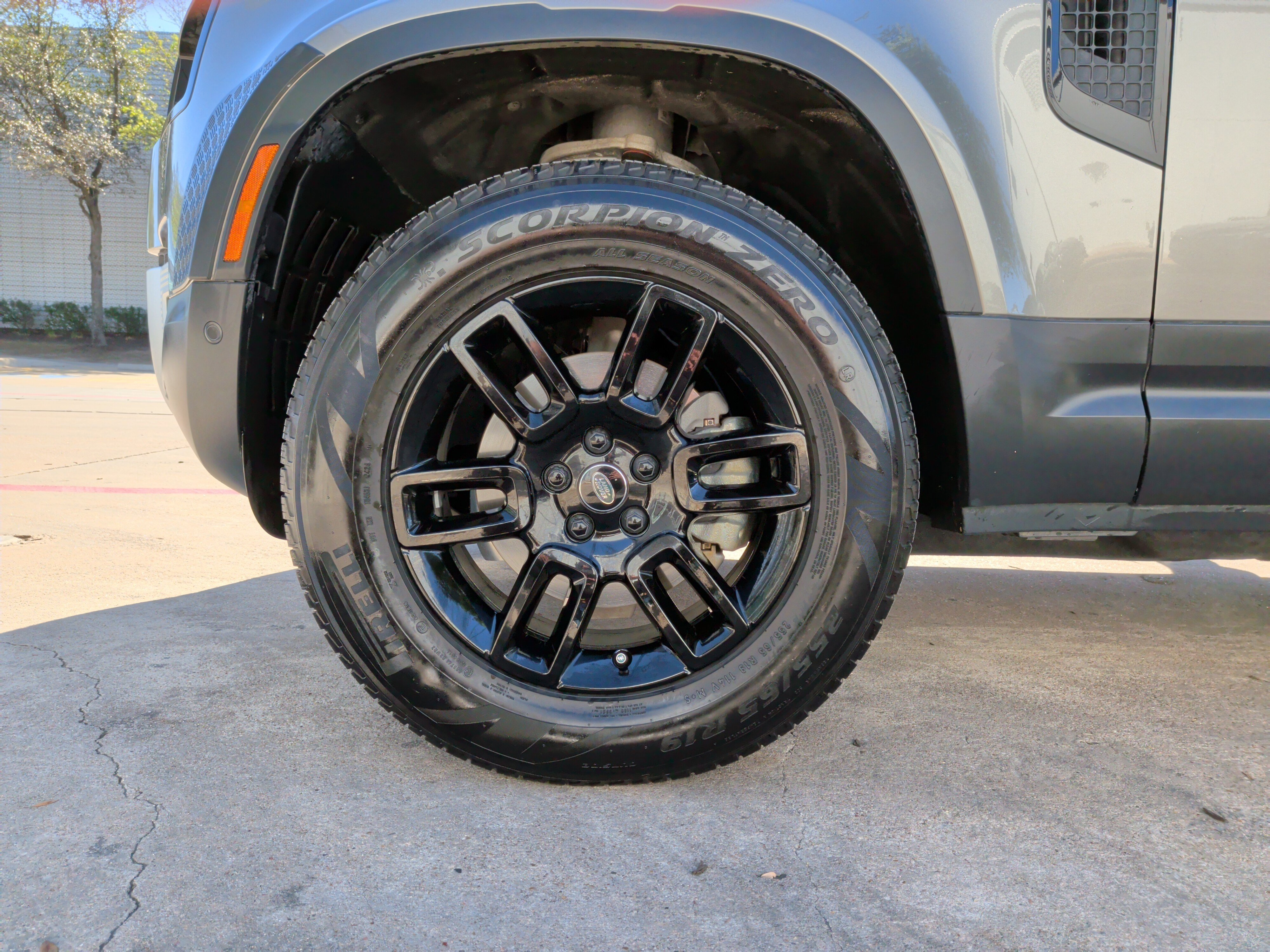 Used 2024 Land Rover Defender 110 S image 13