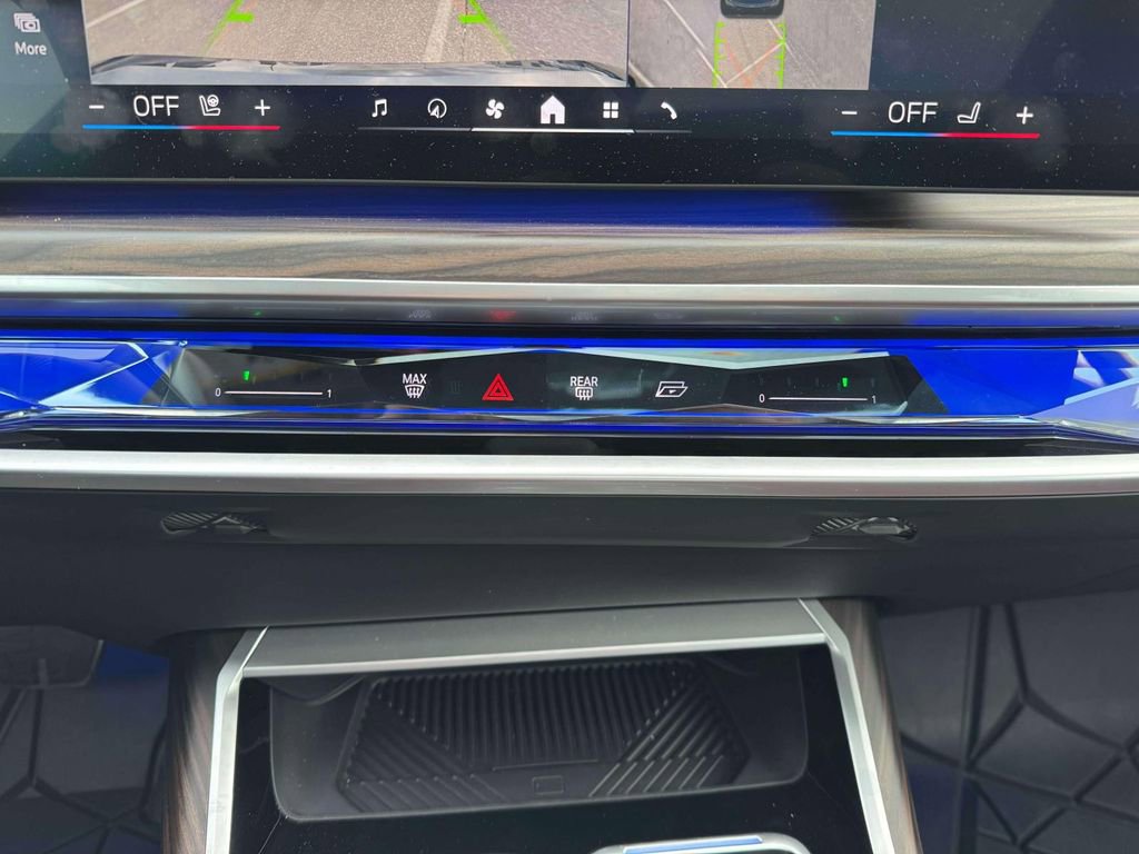 Used 2023 BMW 760i xDrive w/ Parking Assistance Package AWD/4WD image 31