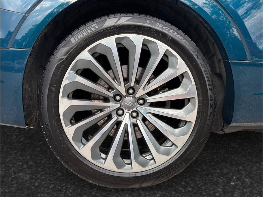 Used 2019 Audi e-tron Prestige w/ Prestige Package AWD/4WD image 15