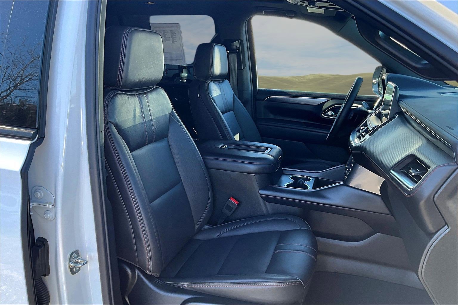 Used 2024 Chevrolet Suburban RST w/ Luxury Package AWD/4WD image 21