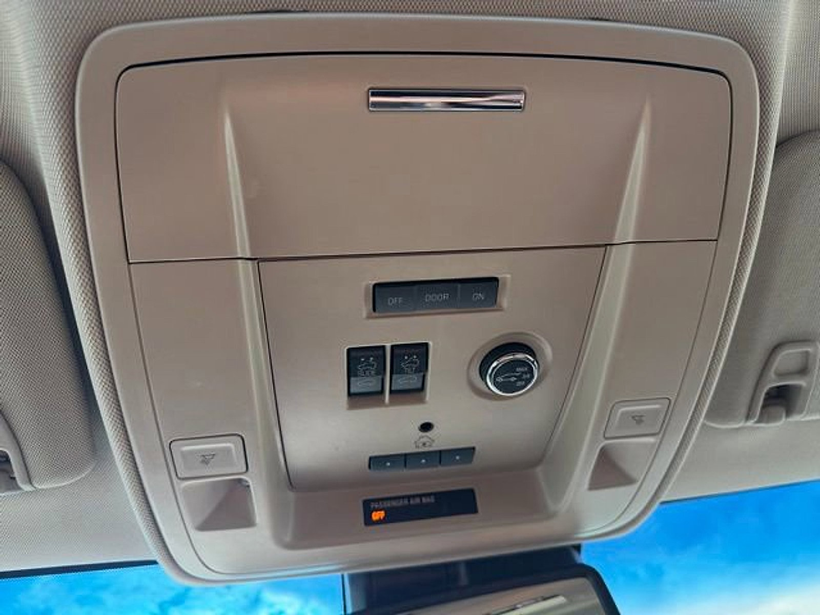 Used 2016 Chevrolet Suburban LTZ AWD/4WD image 22