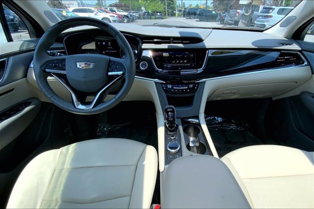 Used 2024 Cadillac XT6 Premium Luxury w/ Technology Package AWD/4WD image 15