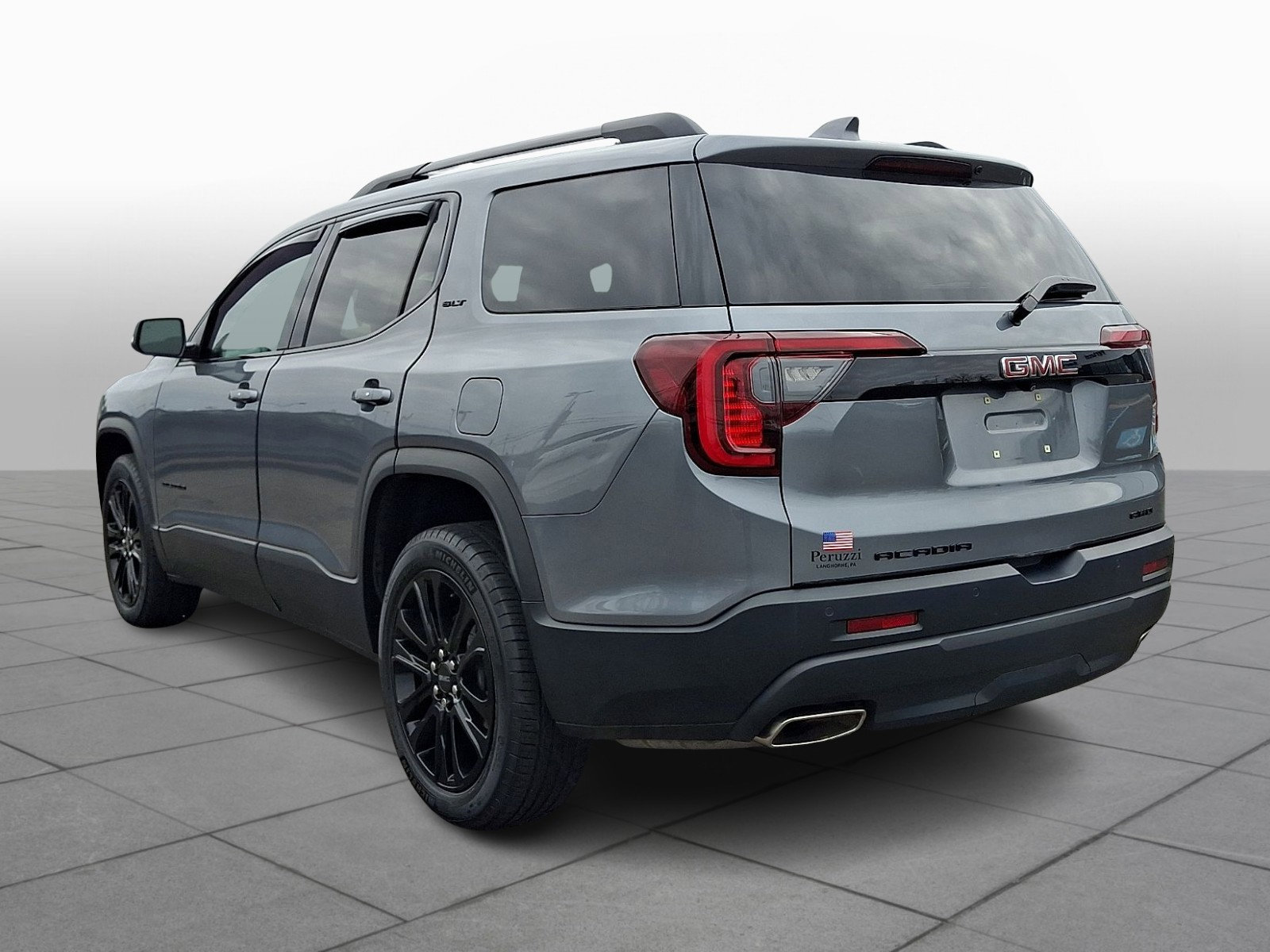 Used 2022 GMC Acadia SLT w/ Elevation Edition image 5