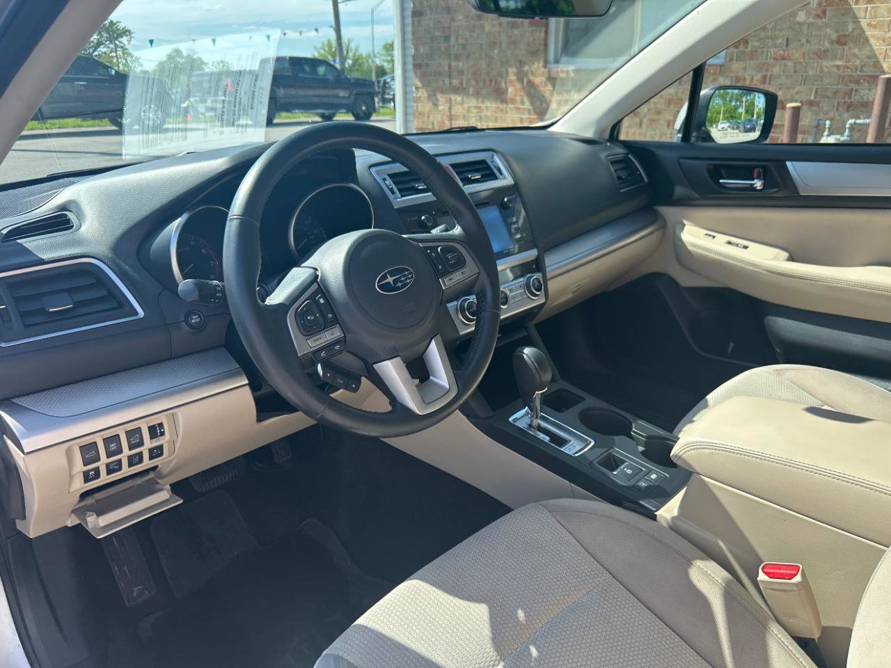 Used 2017 Subaru Outback 2.5i Premium AWD/4WD image 18