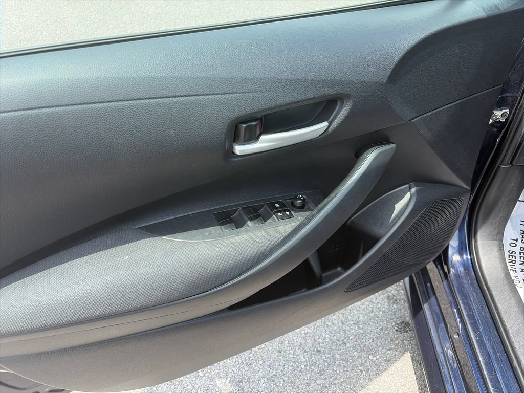 Used 2021 Toyota Corolla LE FWD image 18