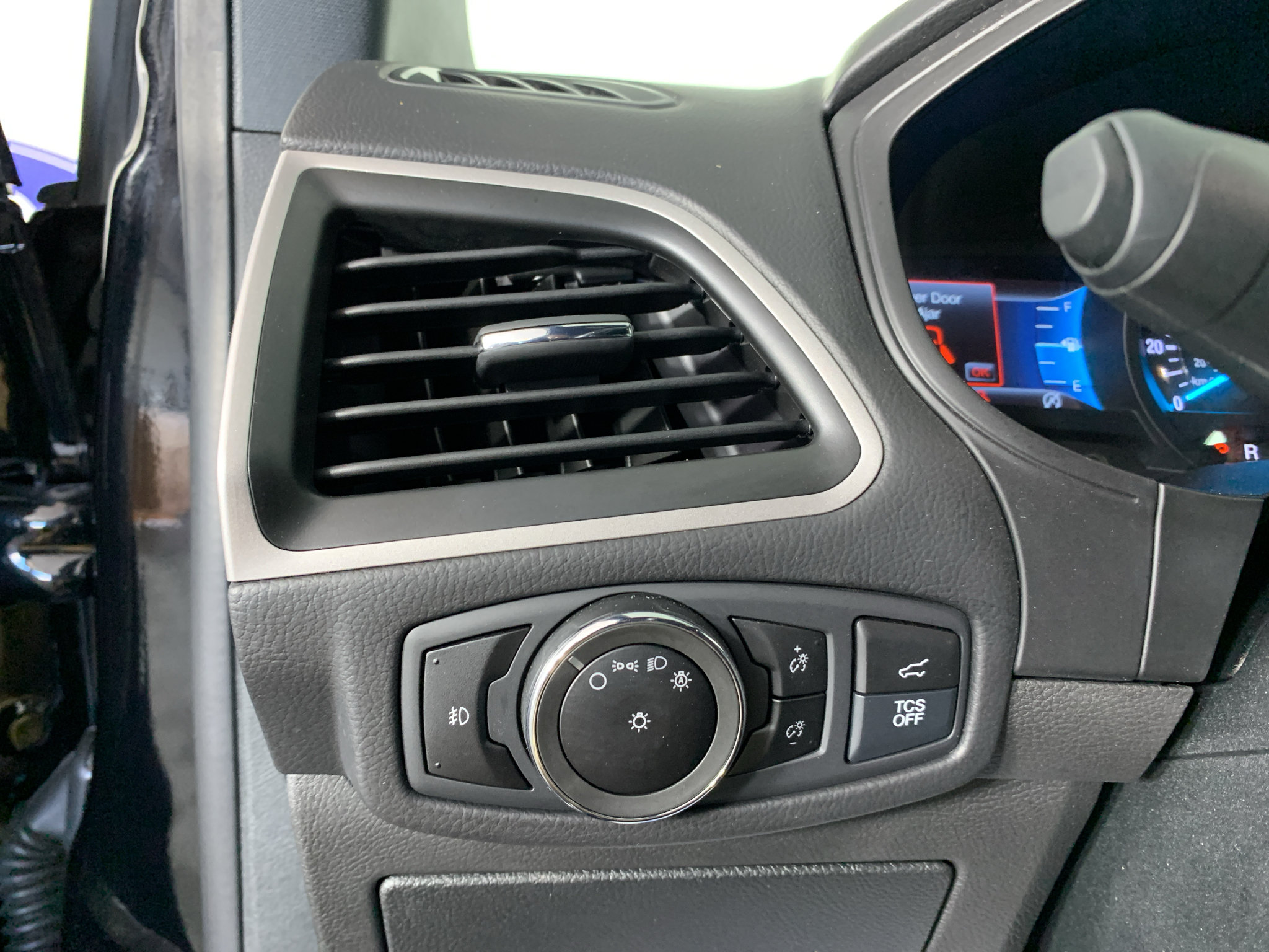 Used 2023 Ford Edge ST-Line AWD/4WD image 16