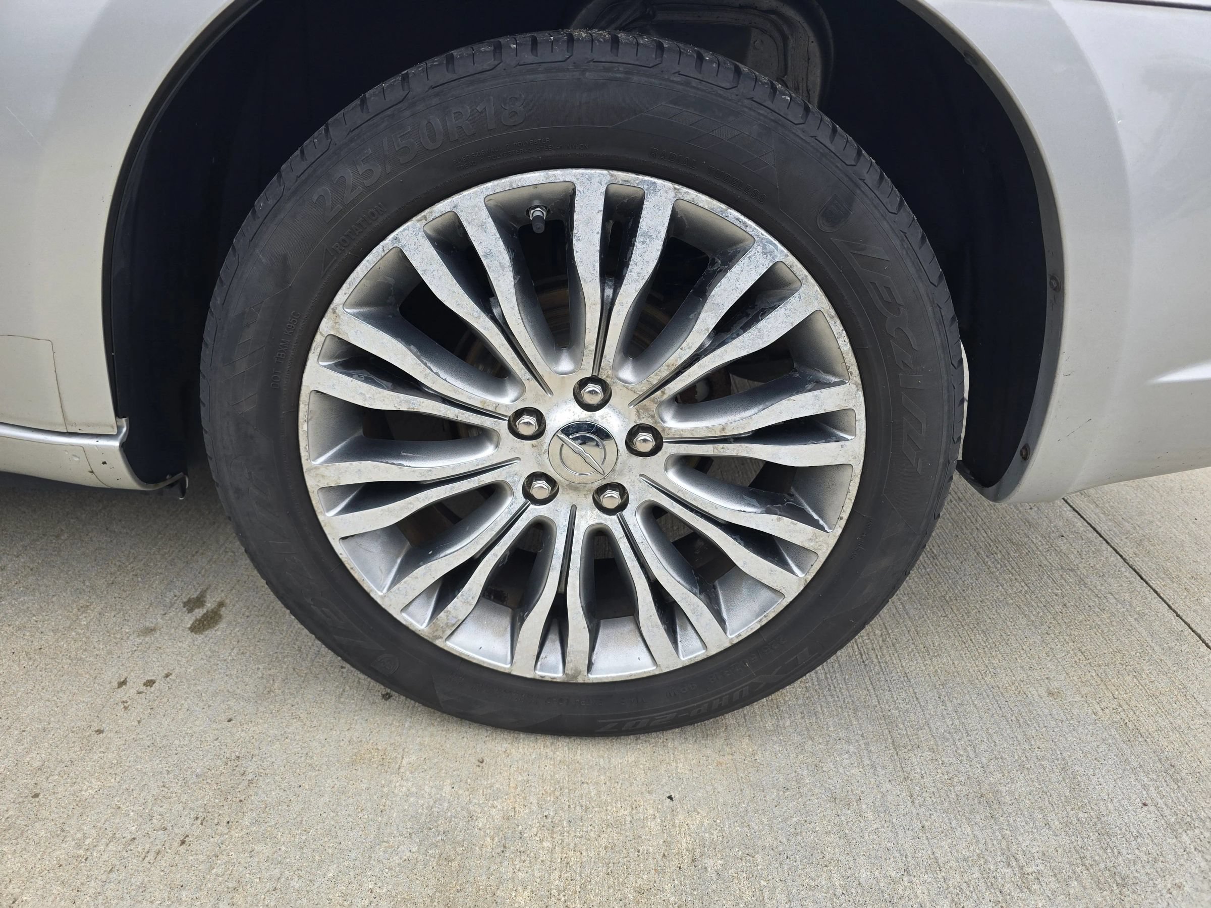 Used 2011 Chrysler 200 Limited FWD image 20
