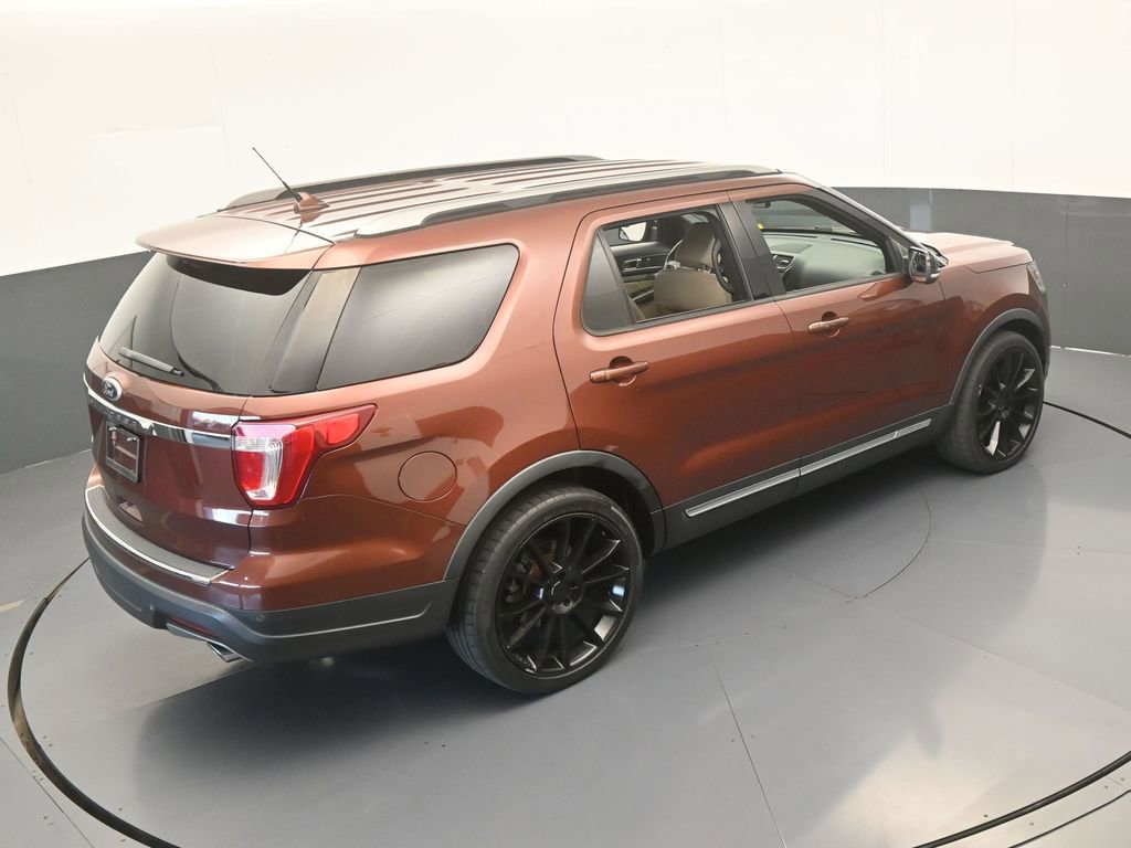 Used 2018 Ford Explorer XLT w/ Equipment Group 202A FWD image 49