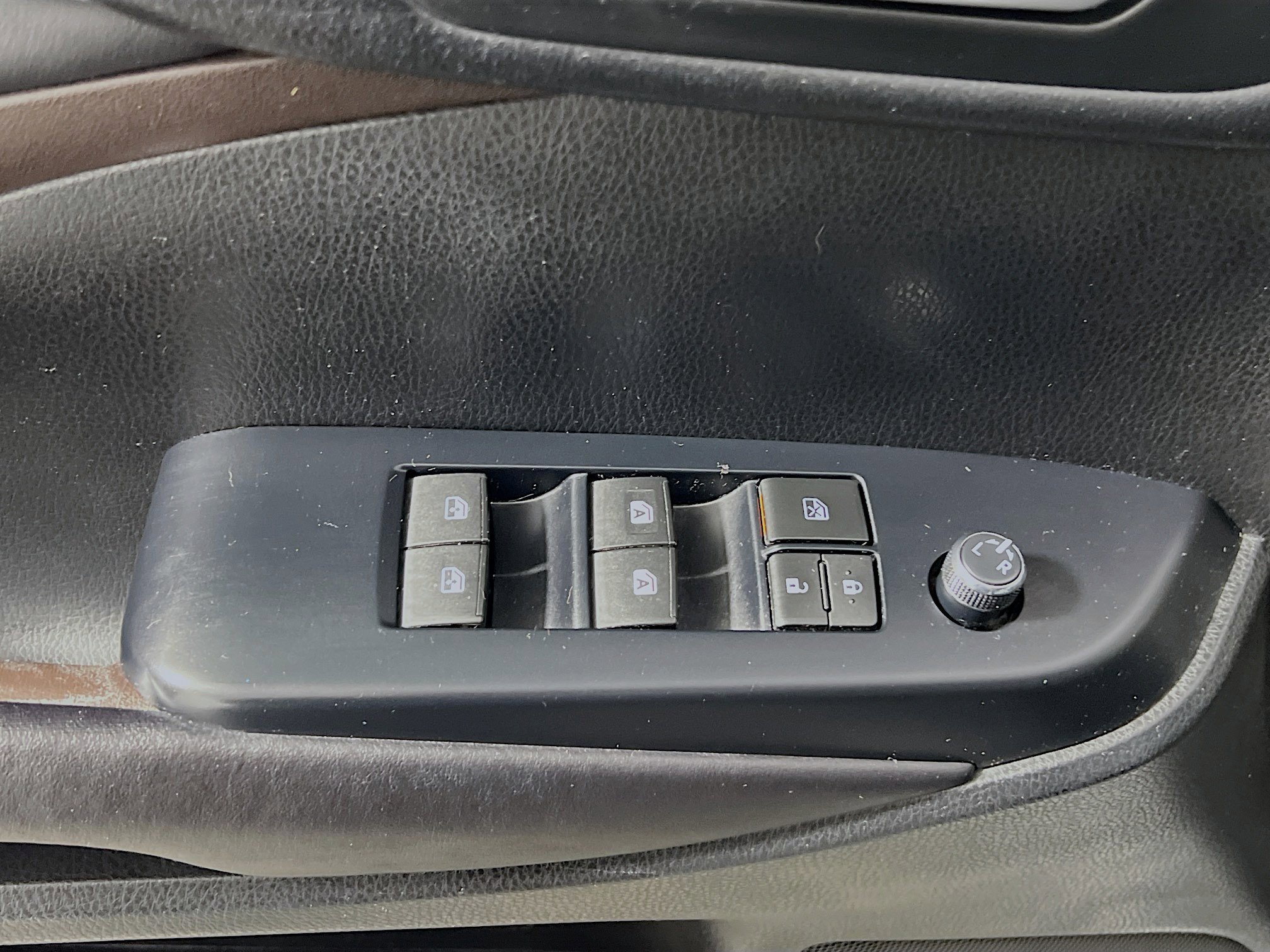 Used 2017 Toyota Highlander XLE image 17