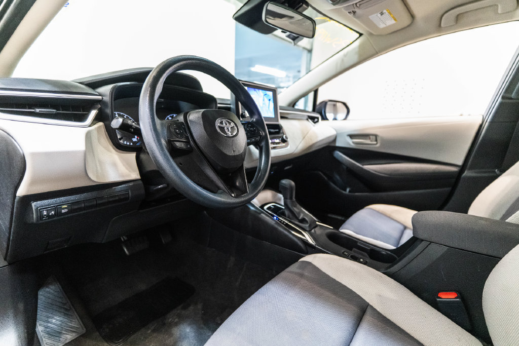 Used 2024 Toyota Corolla LE FWD image 4