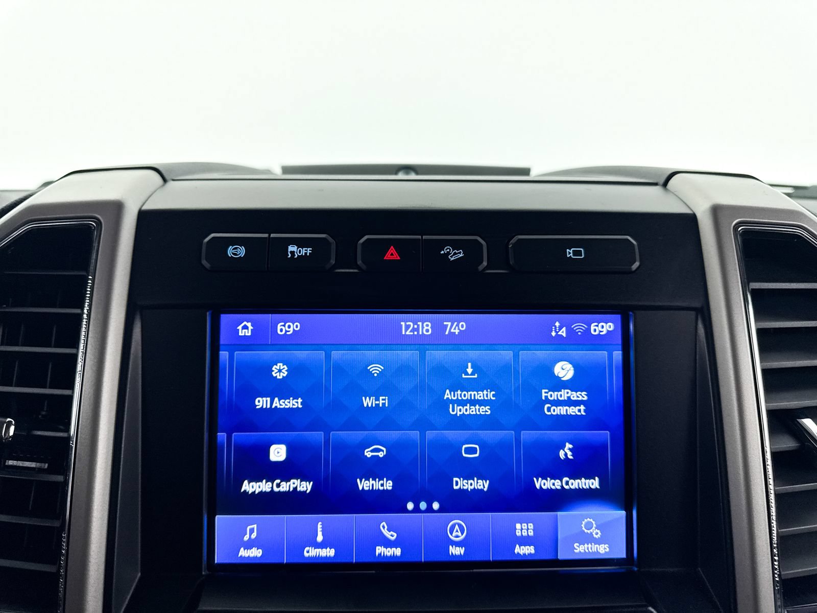 Used 2021 Ford F250 Lariat w/ Lariat Value Package AWD/4WD image 23