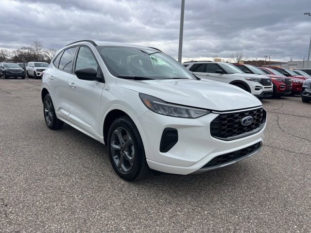 Certified 2024 Ford Escape ST-Line w/ Tech Pack #1 AWD/4WD image 3