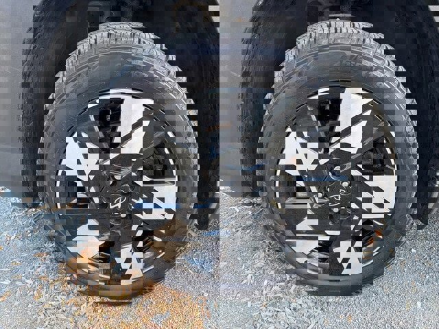 Certified 2024 Hyundai Kona SEL image 5