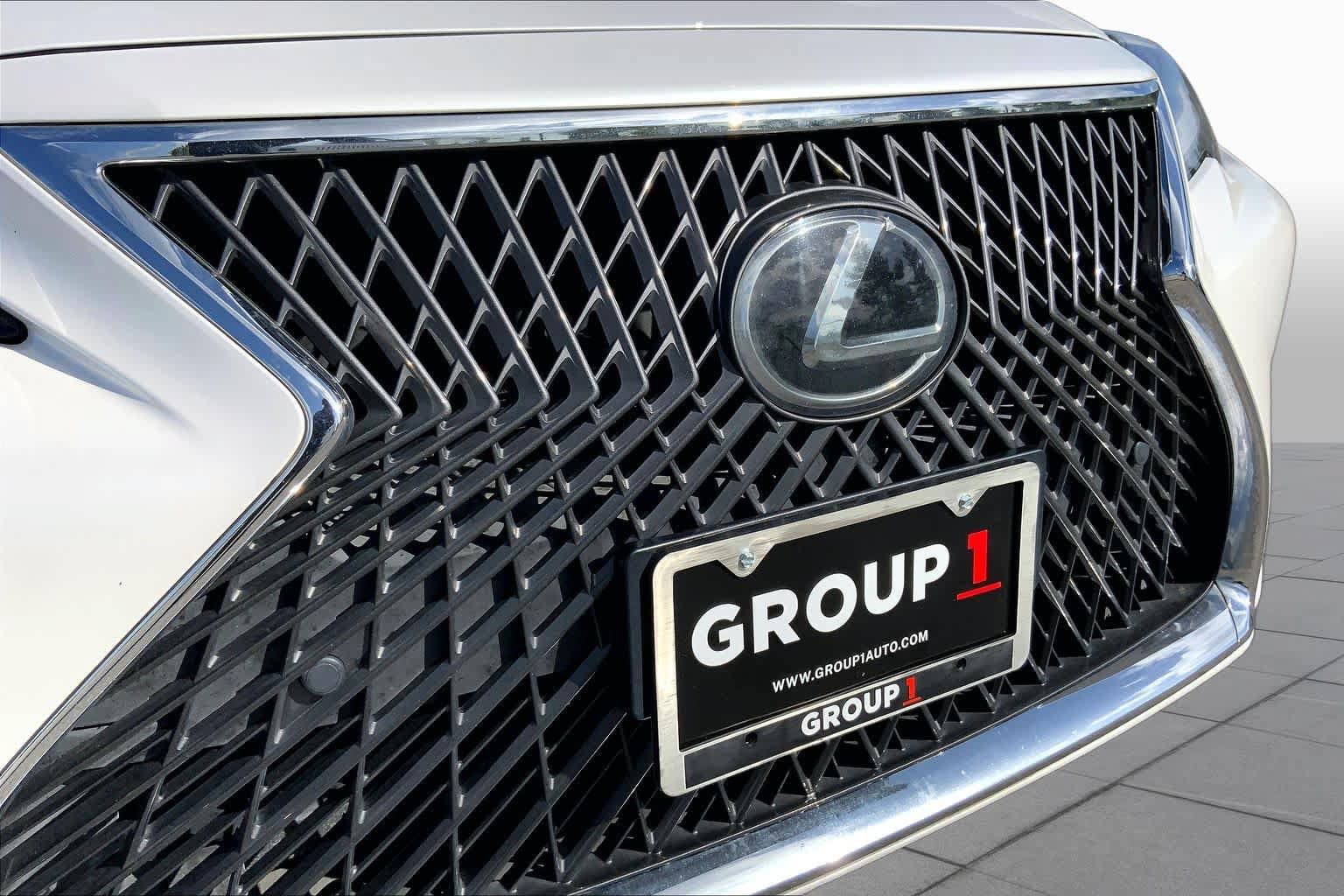 Used 2021 Lexus LS 500 w/ Accessory Package (Z2) RWD image 29