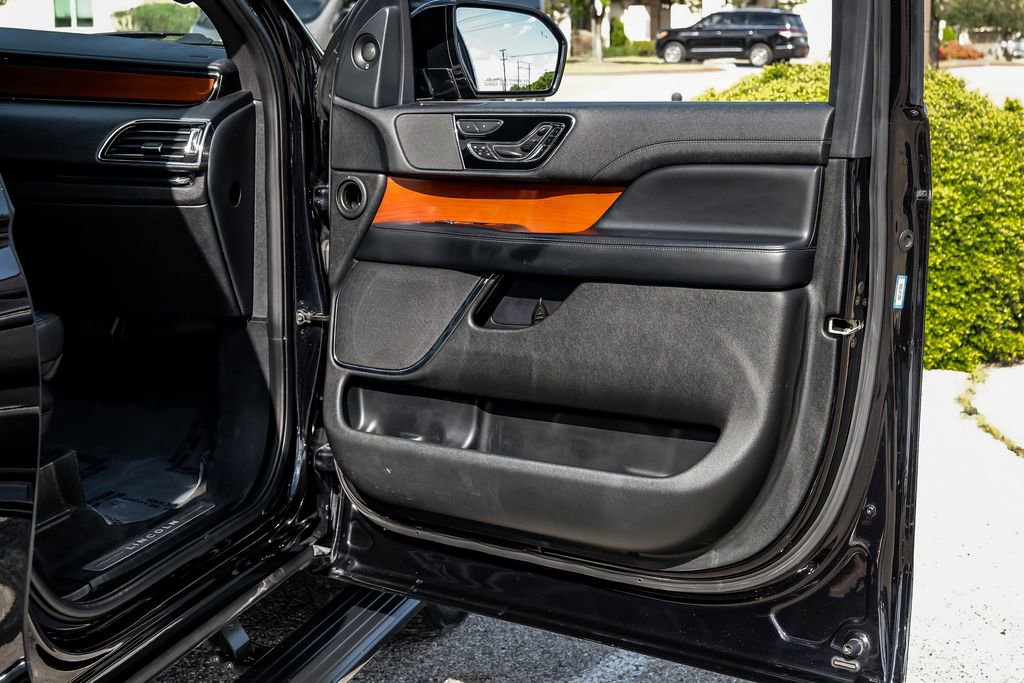 Used 2020 Lincoln Navigator Reserve RWD image 55