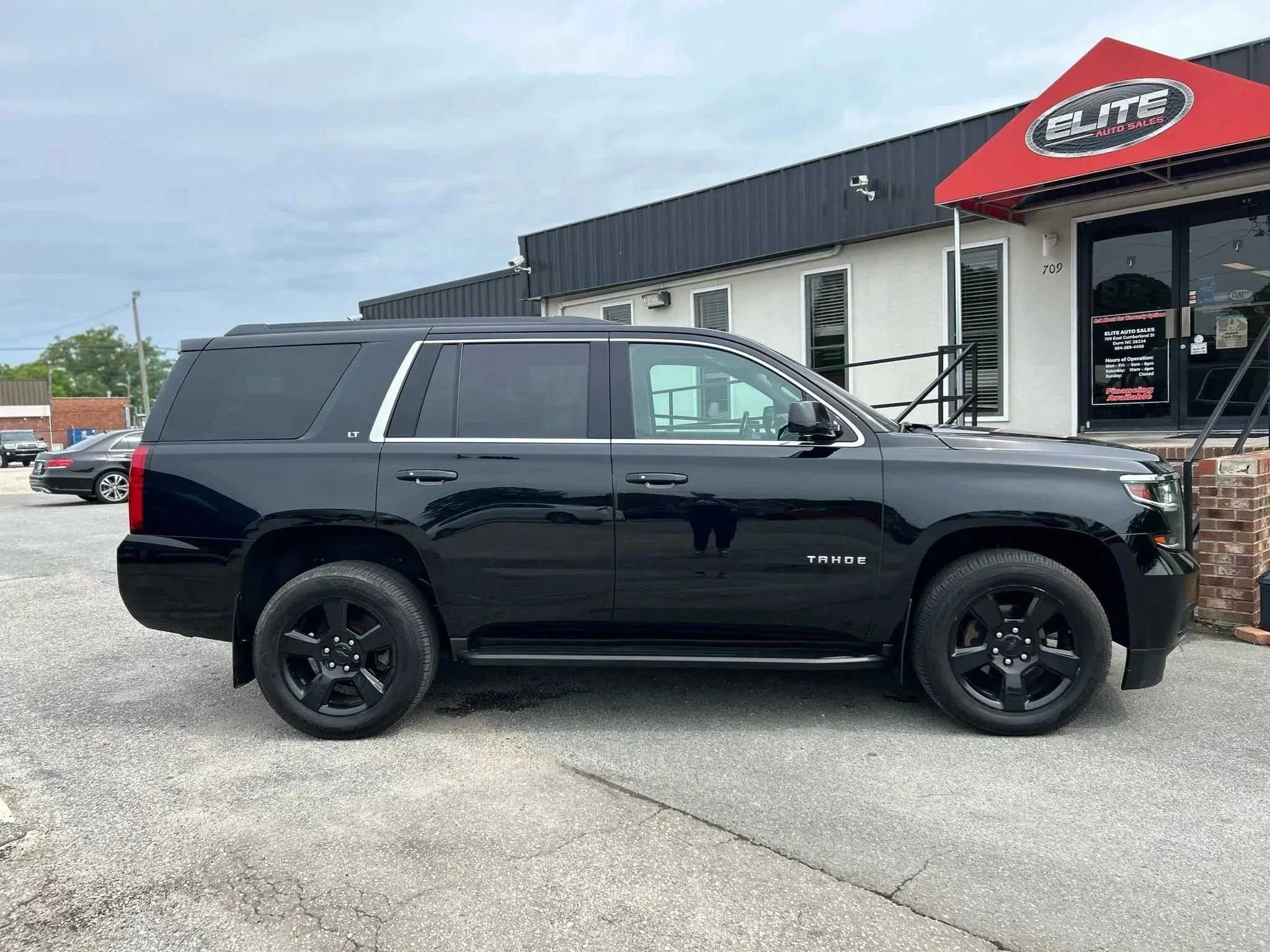 Used 2019 Chevrolet Tahoe LT w/ Luxury Package image 6