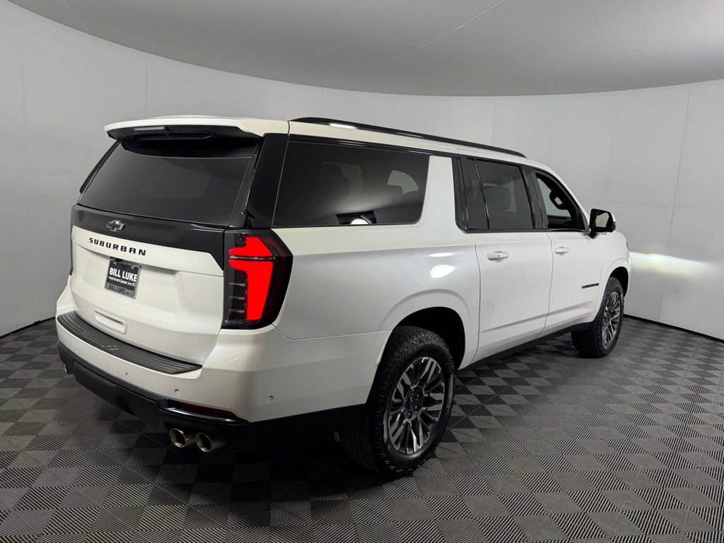 Used 2025 Chevrolet Suburban Z71 AWD/4WD image 7