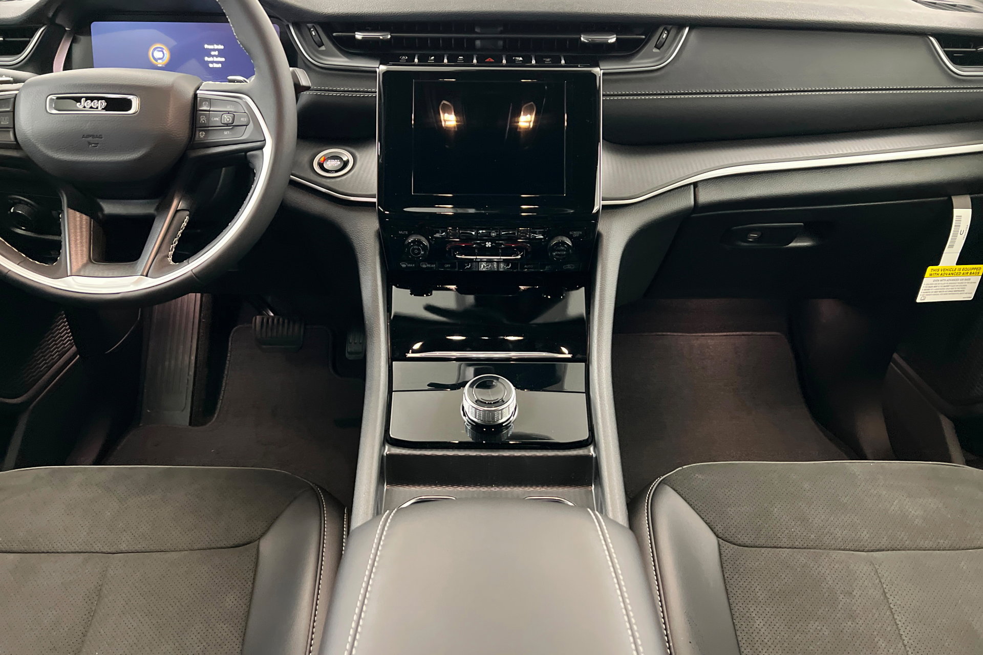 New 2025 Jeep Grand Cherokee 4WD image 13