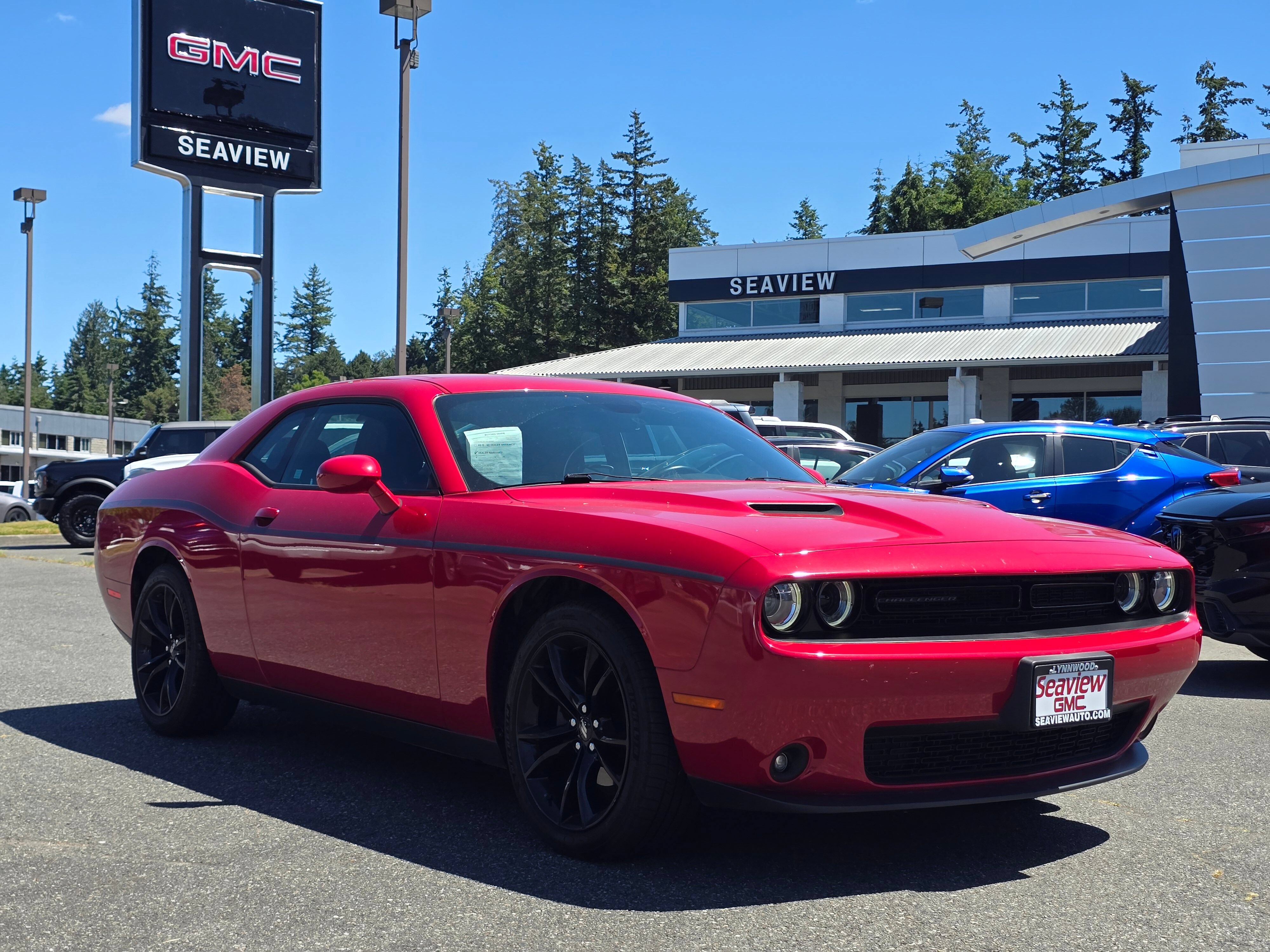Used 2018 Dodge Challenger SXT w/ Blacktop Package RWD video 1
