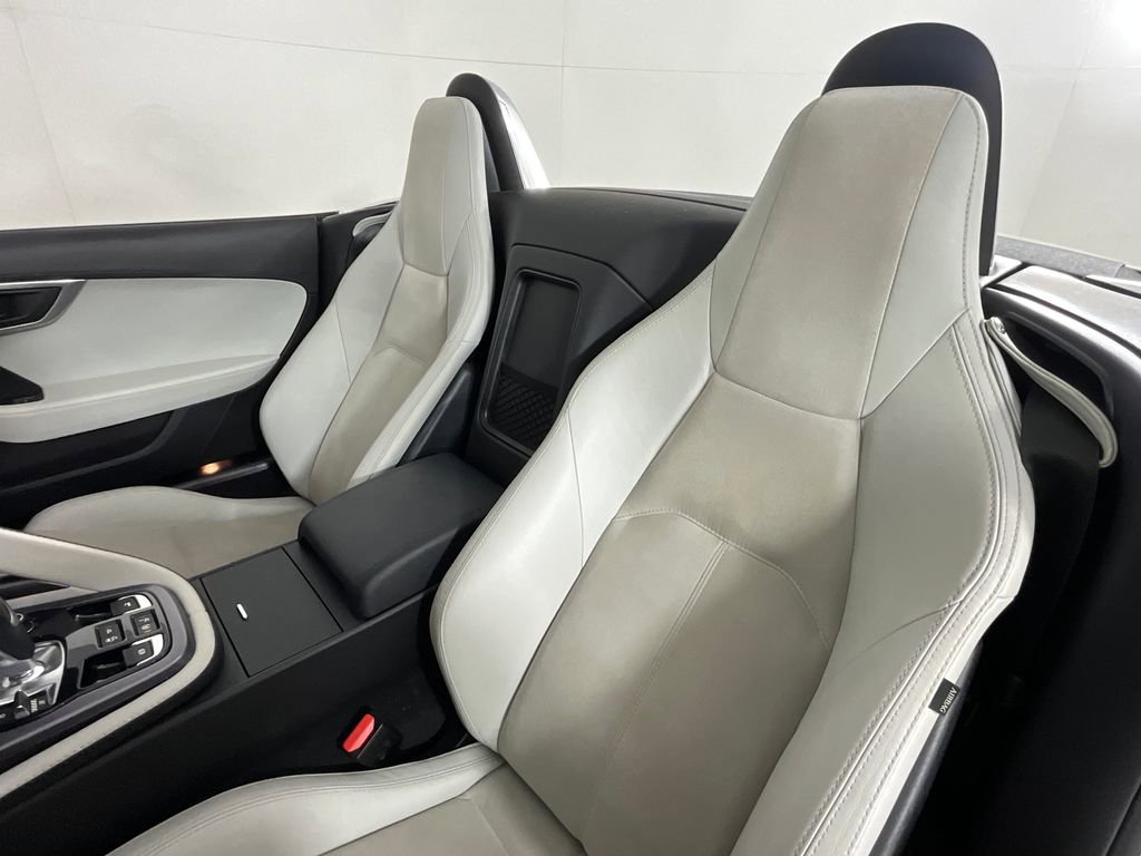 Used 2020 Jaguar F-TYPE Convertible RWD image 27
