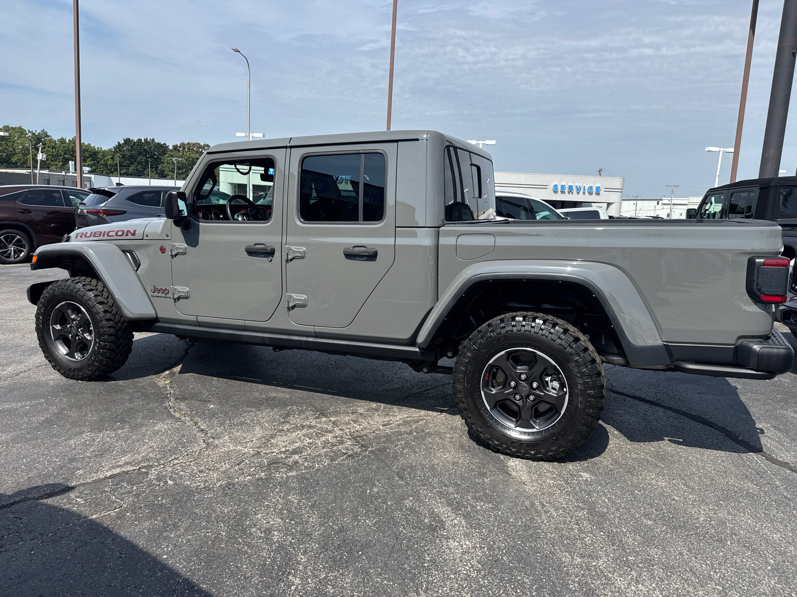 Used 2023 Jeep Gladiator Rubicon w/ LED Lighting Group AWD/4WD image 3