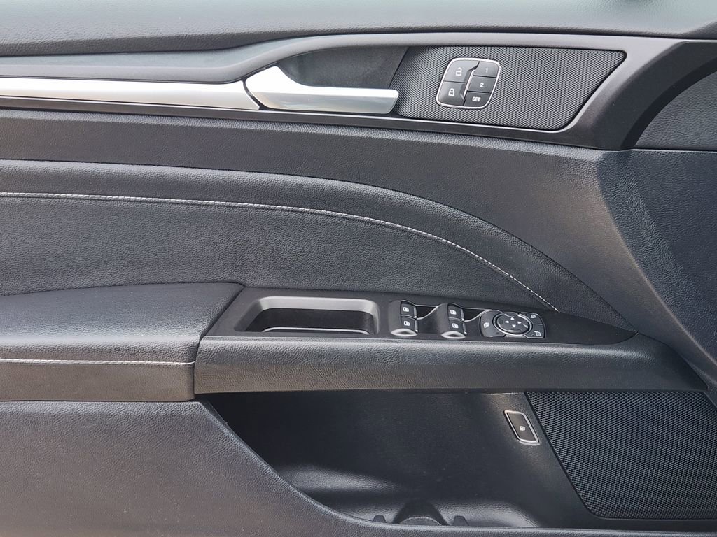 Used 2019 Ford Fusion Energi Titanium image 29