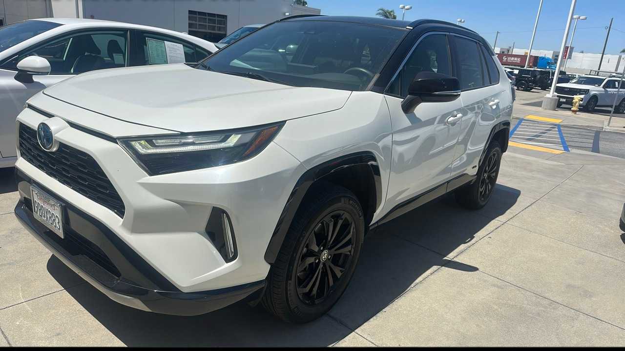 Used 2022 Toyota RAV4 XSE w/ Carpet Mat Package (TMS) AWD/4WD image 1