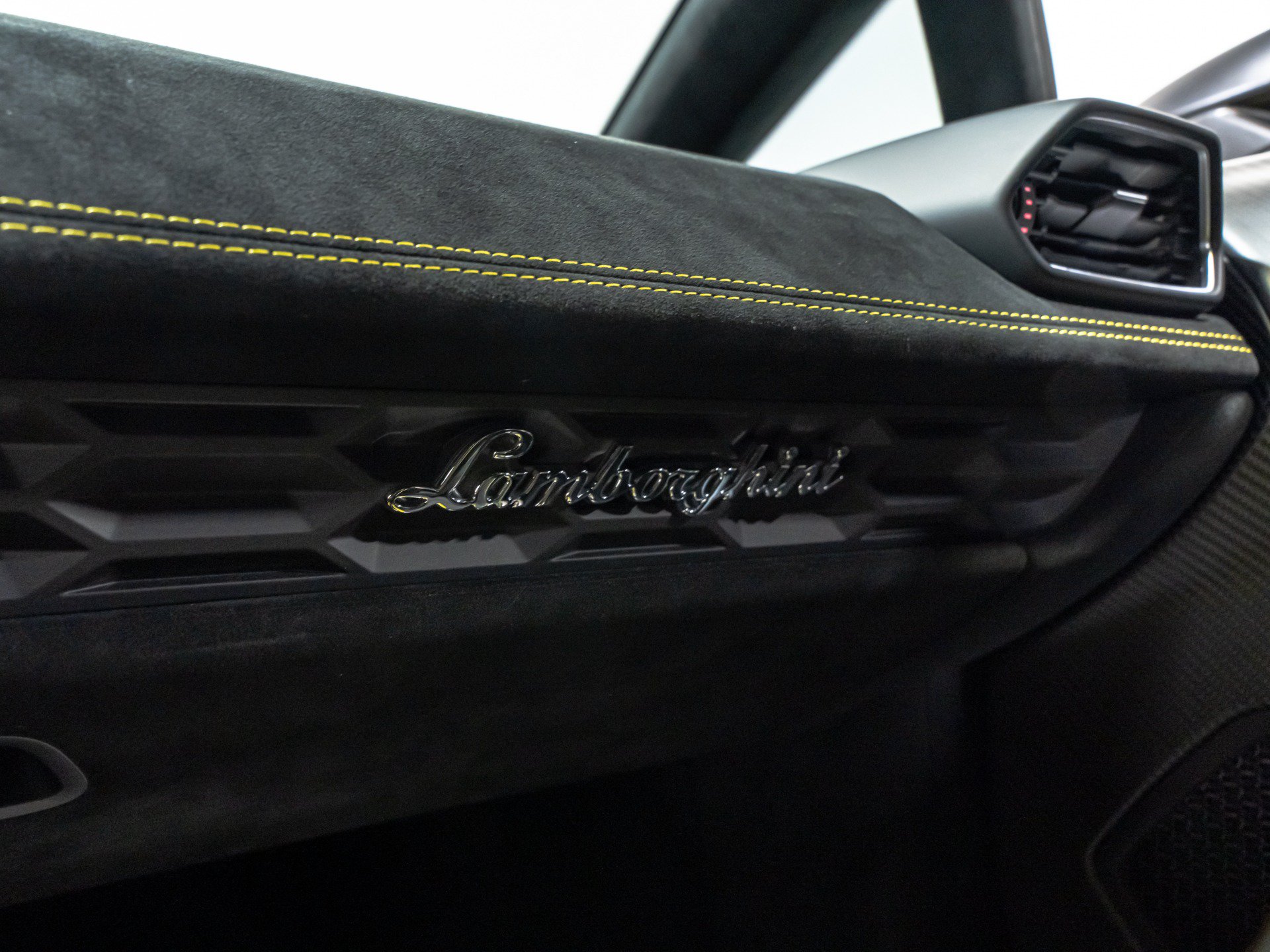 Used 2022 Lamborghini Huracan STO RWD image 54