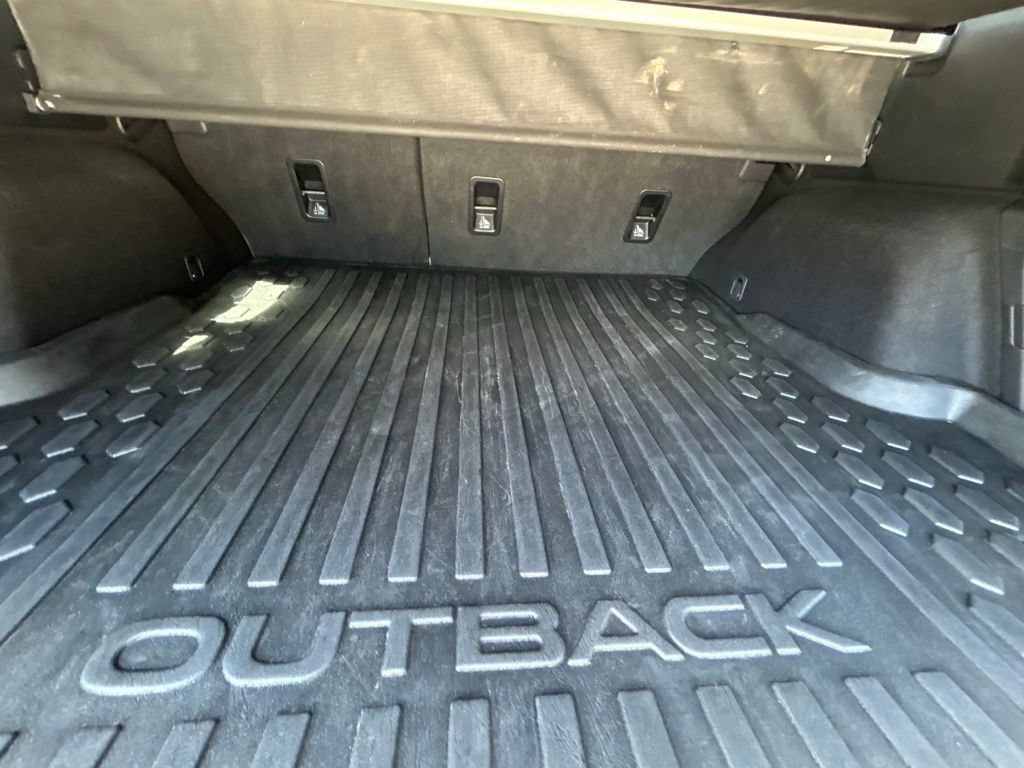 Used 2025 Subaru Outback Premium AWD/4WD image 37