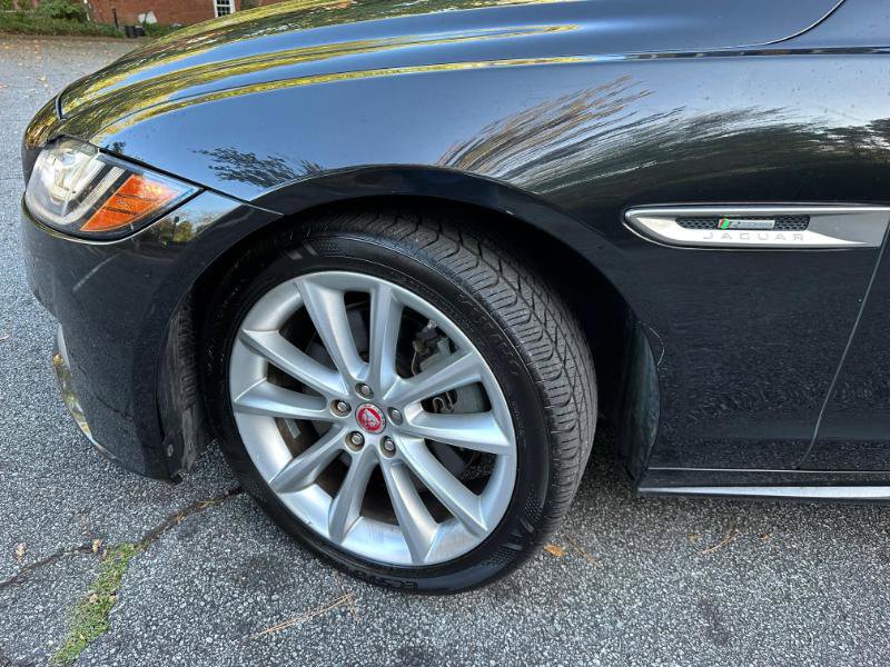 Used 2016 Jaguar XF R-Sport image 3