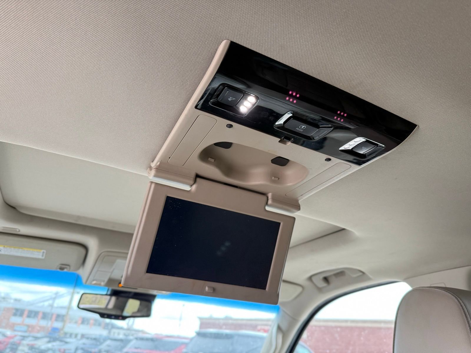 Used 2018 GMC Yukon Denali w/ Open Road Package image 28