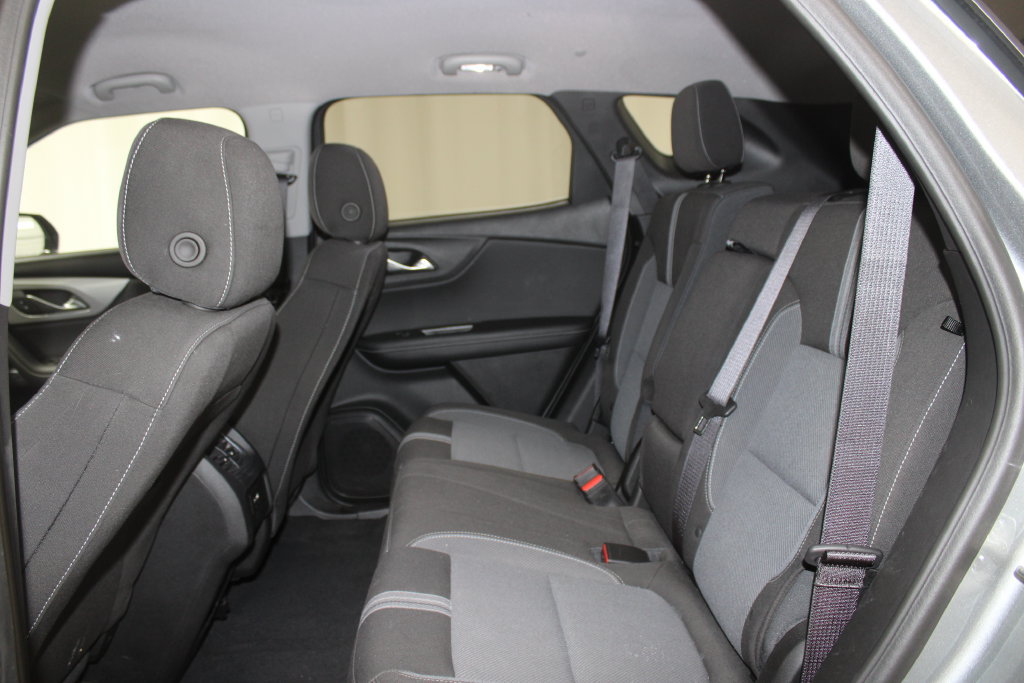 Used 2025 Chevrolet Blazer LT AWD/4WD image 19