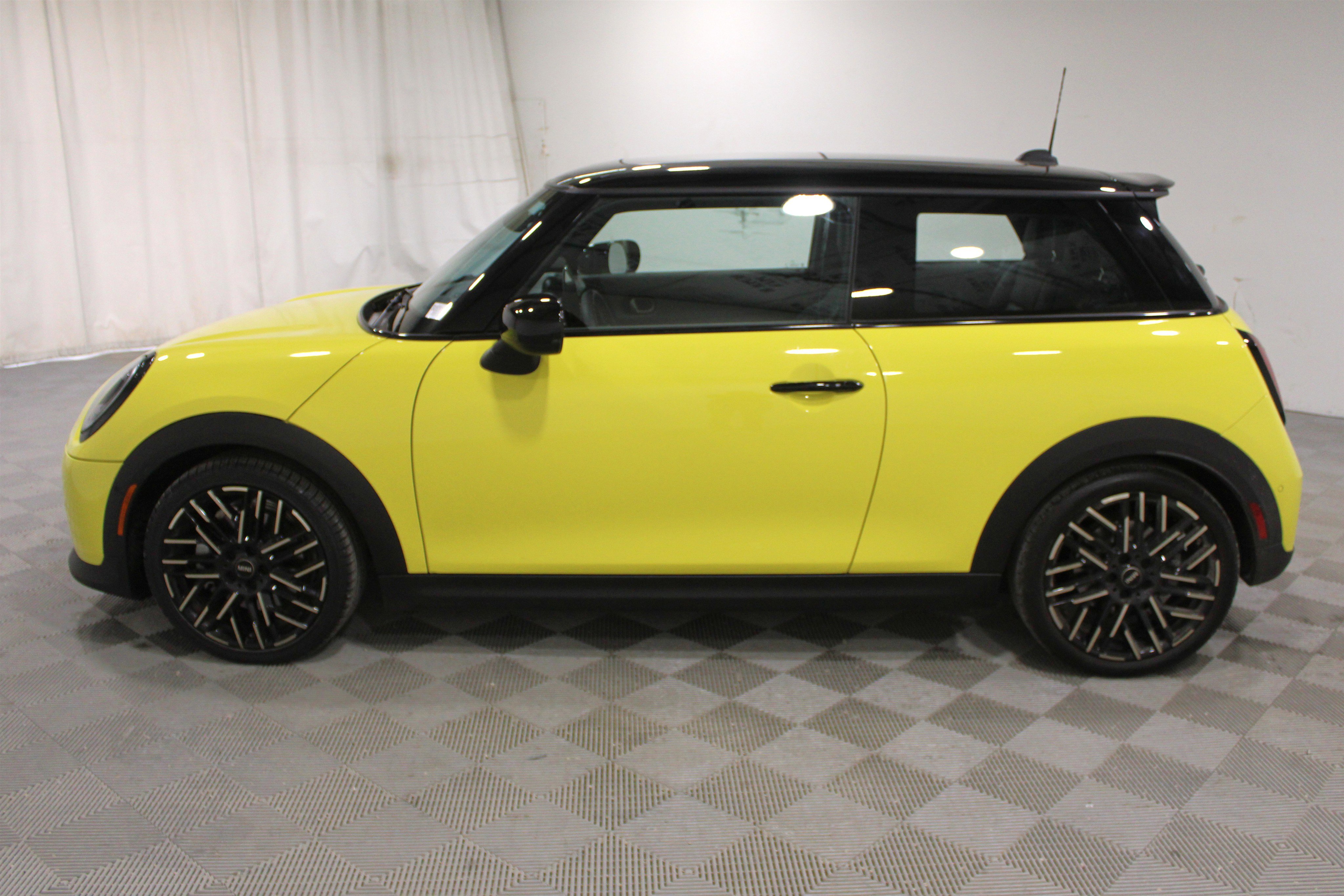 Used 2025 MINI Cooper S image 29