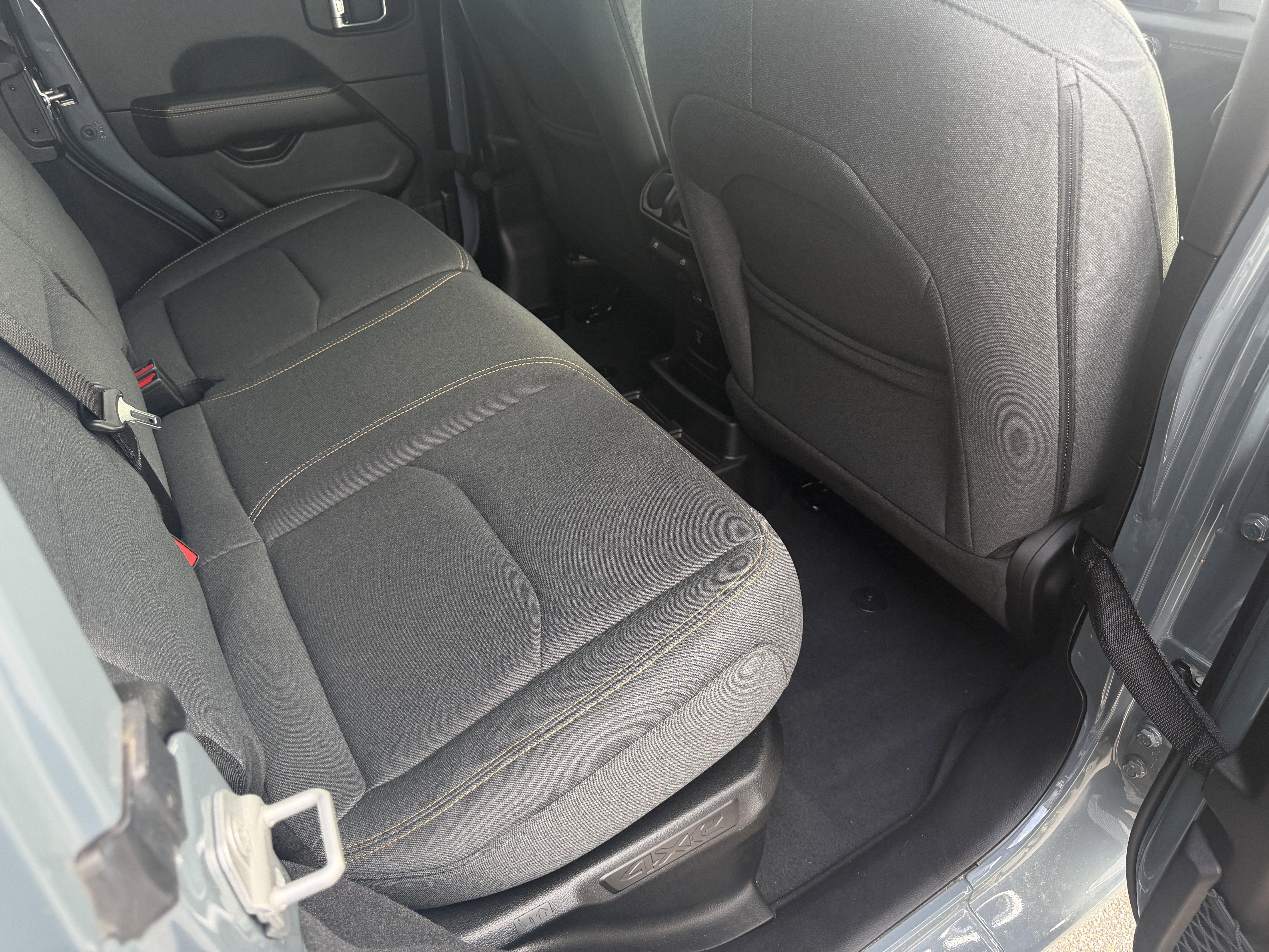 Used 2025 Jeep Wrangler Unlimited Sahara w/ Safety Group image 15