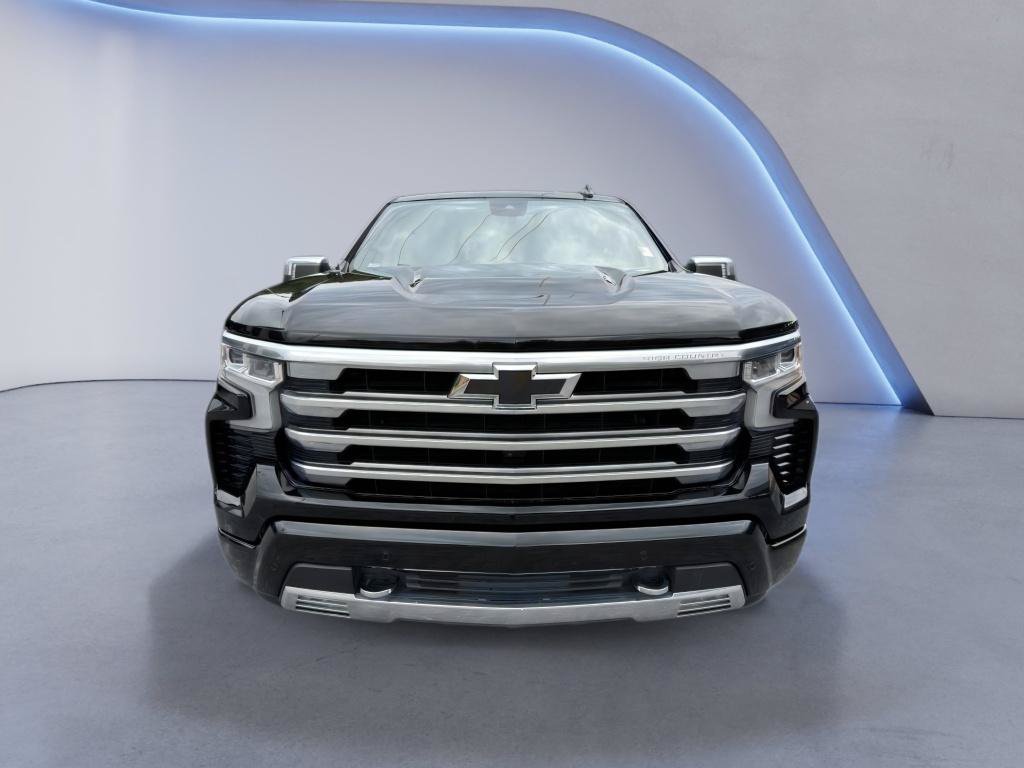 Used 2025 Chevrolet Silverado 1500 High Country AWD/4WD image 4