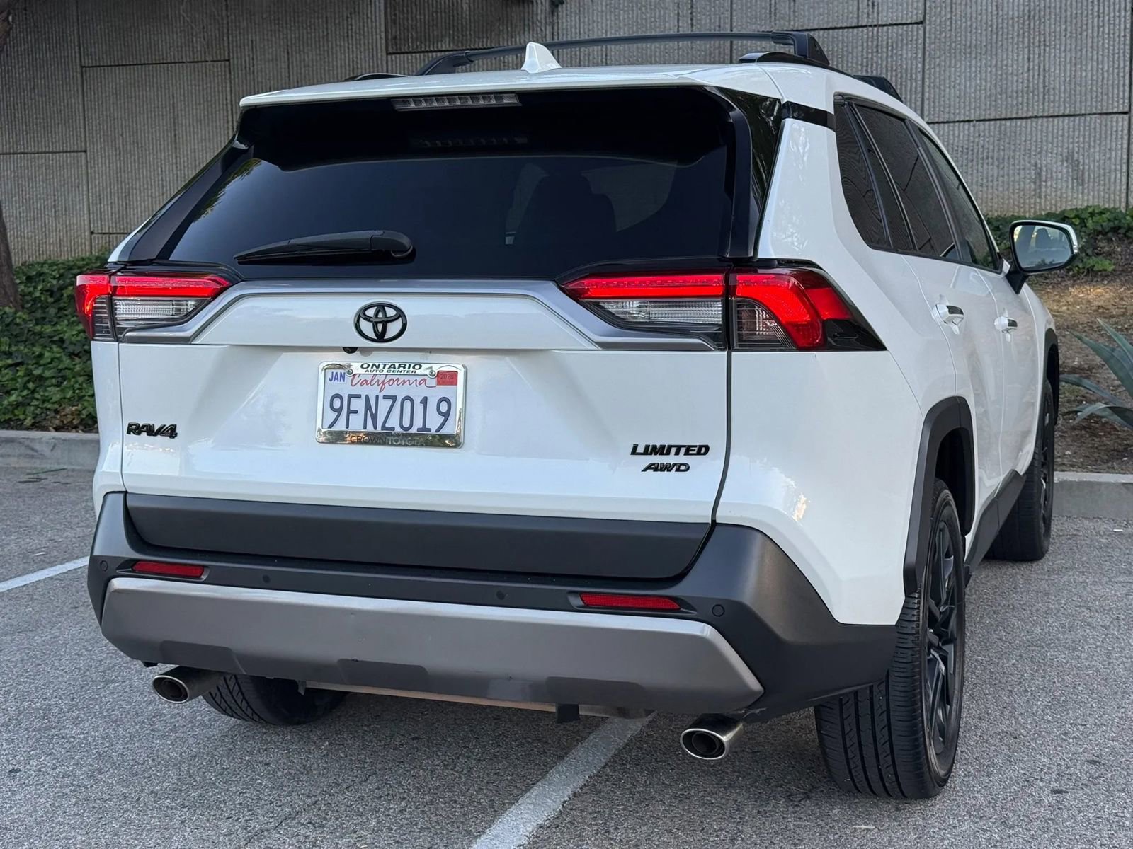 Used 2019 Toyota RAV4 Limited w/ Cold Weather Package image 9