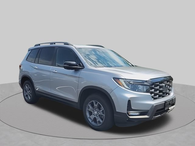 Used 2024 Honda Passport TrailSport image 2