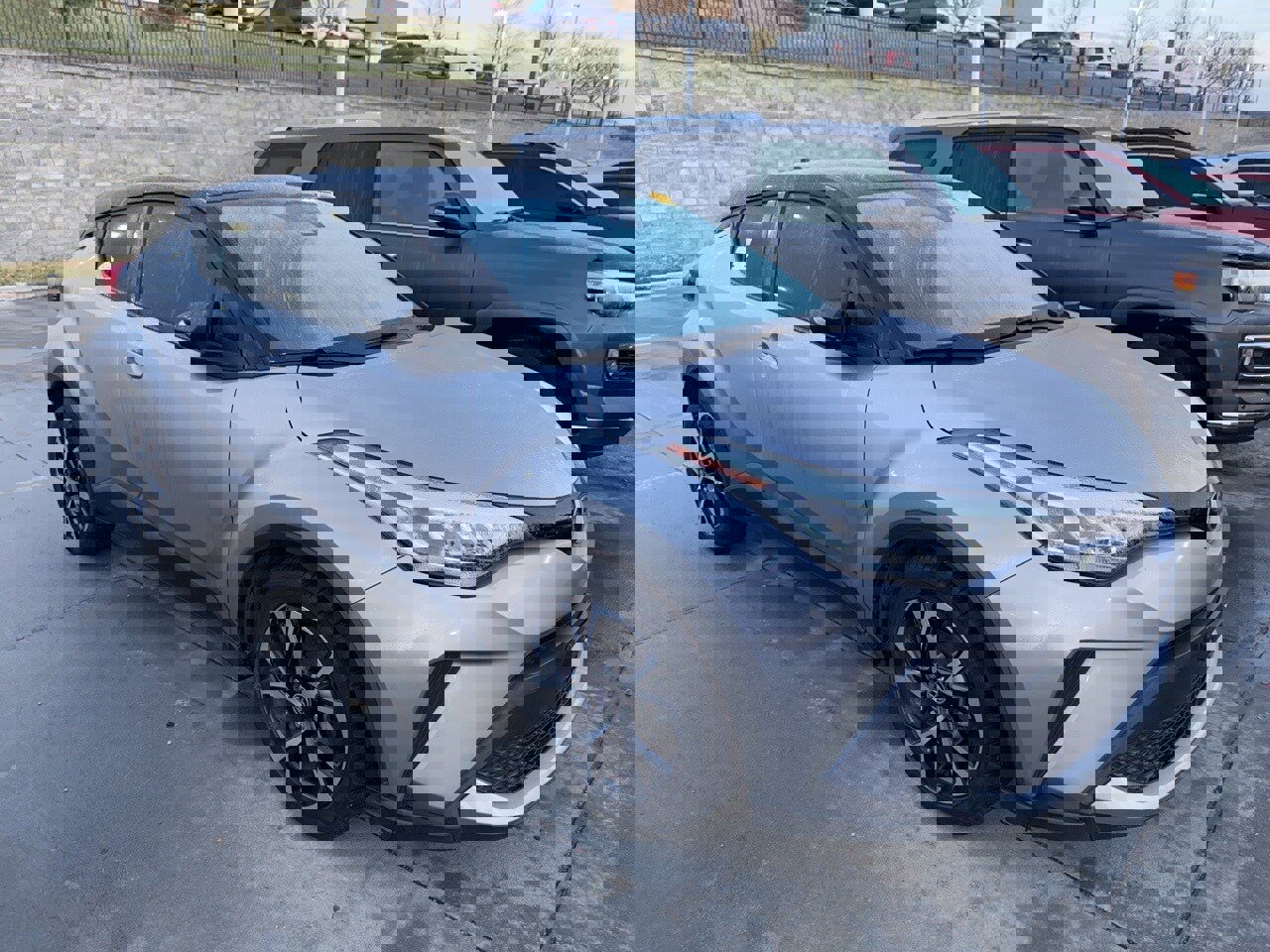 Used 2020 Toyota C-HR XLE image 6