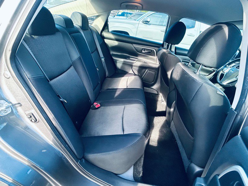 Used 2016 Nissan Altima 2.5 SR image 13
