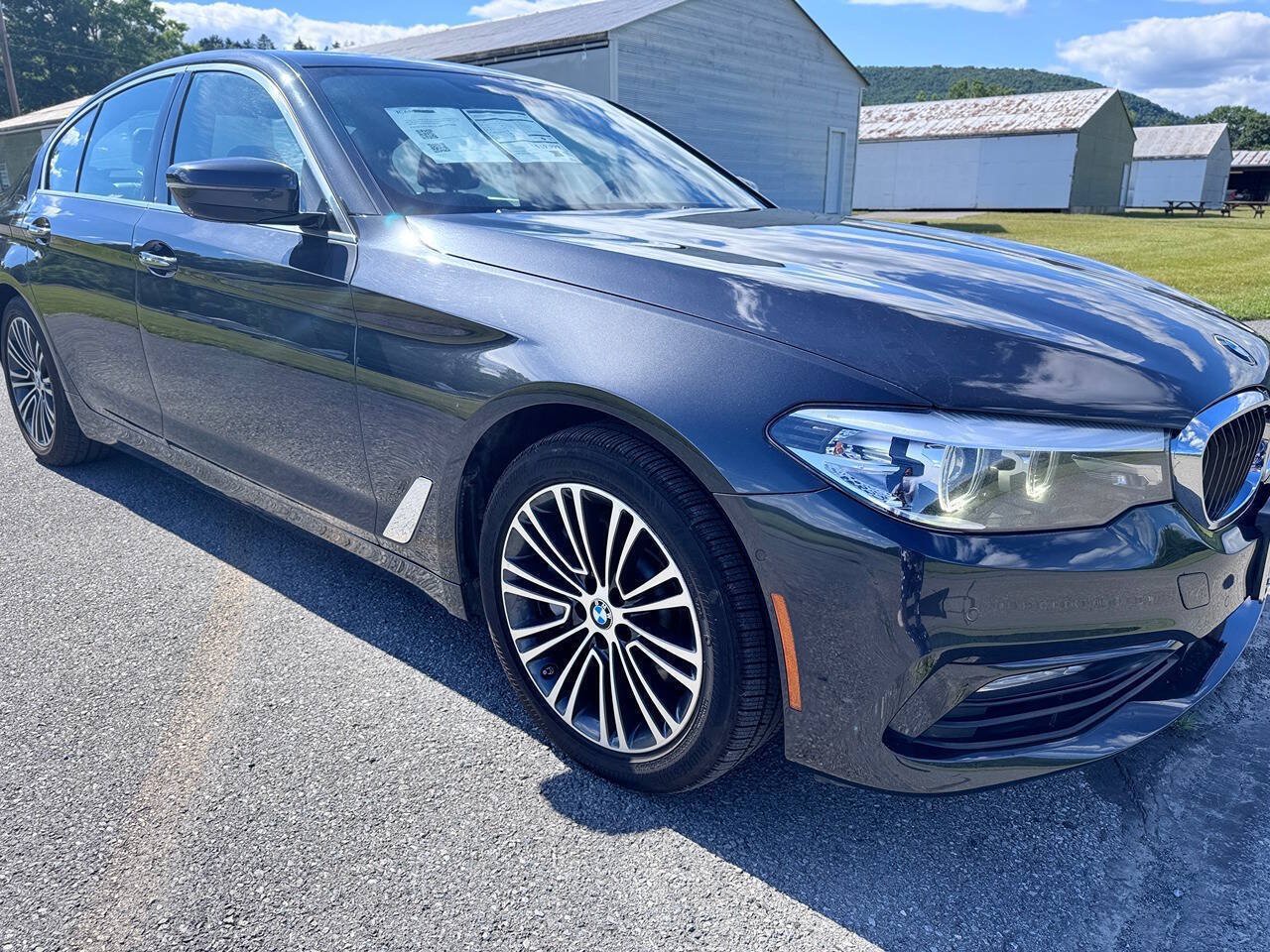 Used 2017 BMW 540i xDrive AWD/4WD image 1