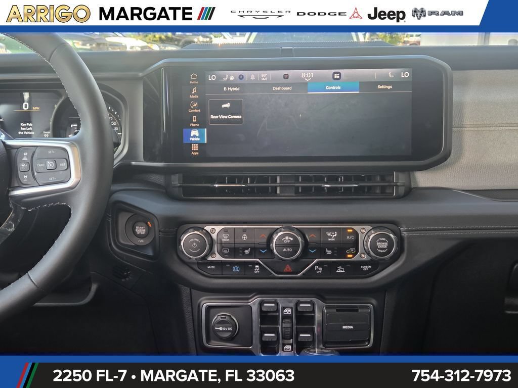 Used 2025 Jeep Wrangler Unlimited Sahara w/ Safety Group AWD/4WD image 18