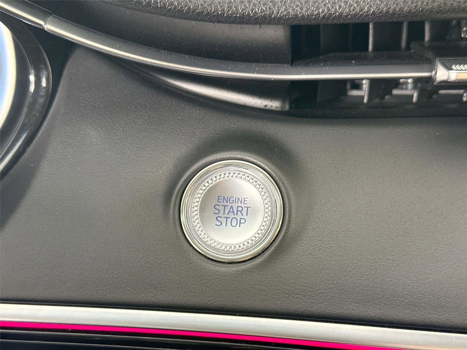 Used 2024 Genesis GV70 2.5T w/ Advanced Package image 21