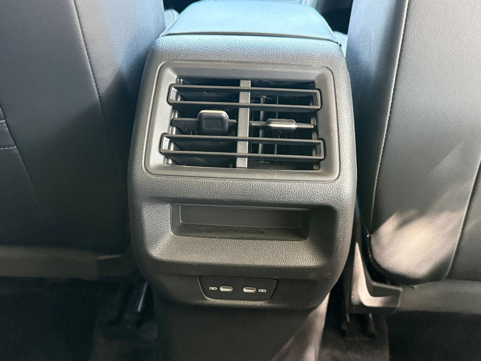 Used 2026 Volkswagen Tiguan SE FWD image 24