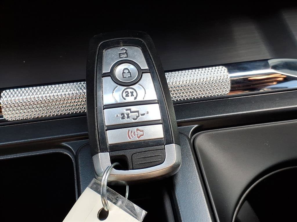 Certified 2022 Ford F150 Lariat w/ Equipment Group 502A High image 25