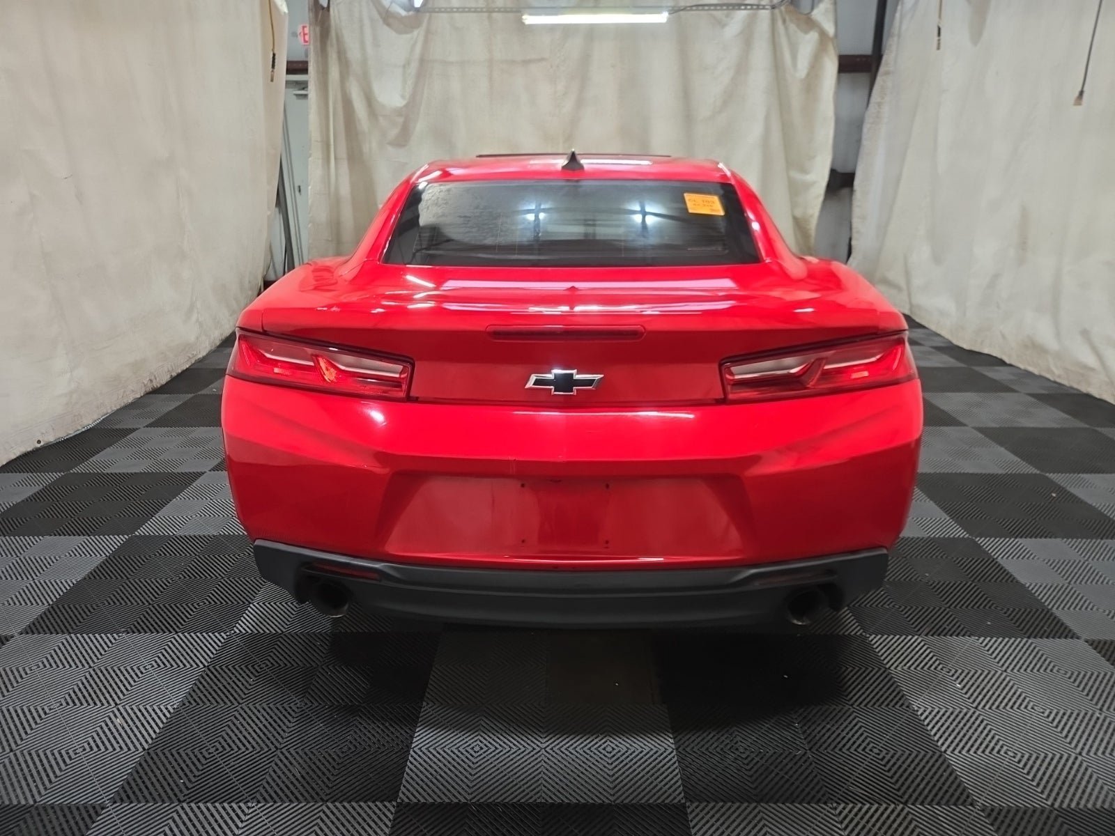 Used 2018 Chevrolet Camaro LT w/ Technology Package RWD image 6