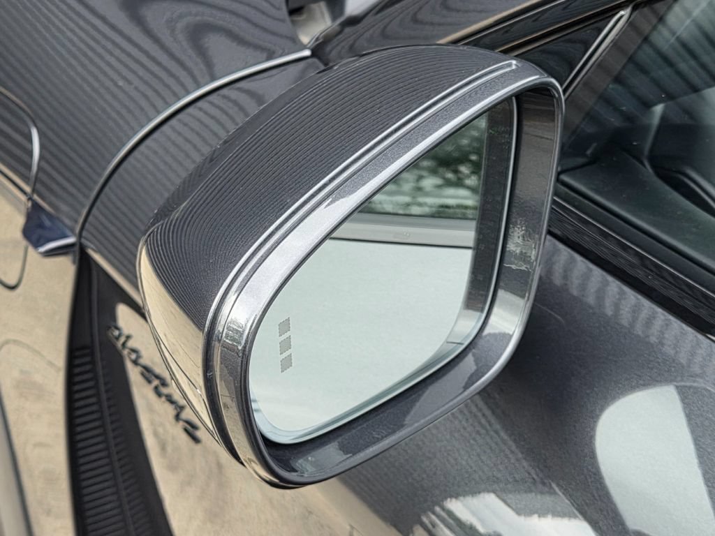 Certified 2025 Porsche Taycan 4S AWD/4WD image 29