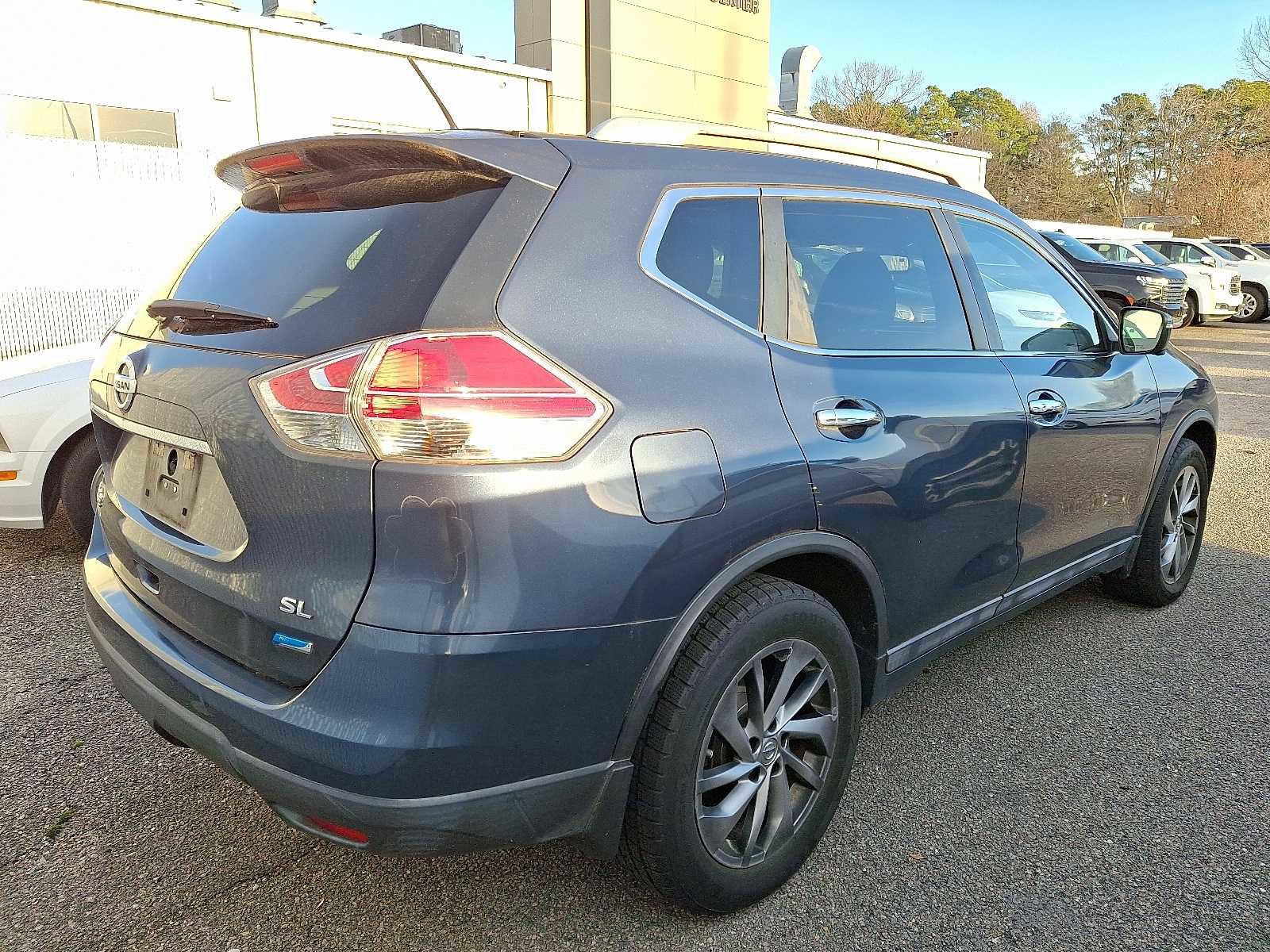 Used 2014 Nissan Rogue SL w/ SL Premium Package image 3